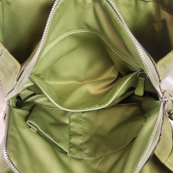Coach "Chelsea" Green Leather Bag. - Picture 10 of 15